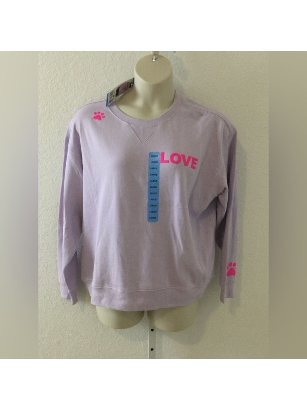 Wild Fox graphic crewneck Dogs Love Me sweatshirt Woman’s size Large